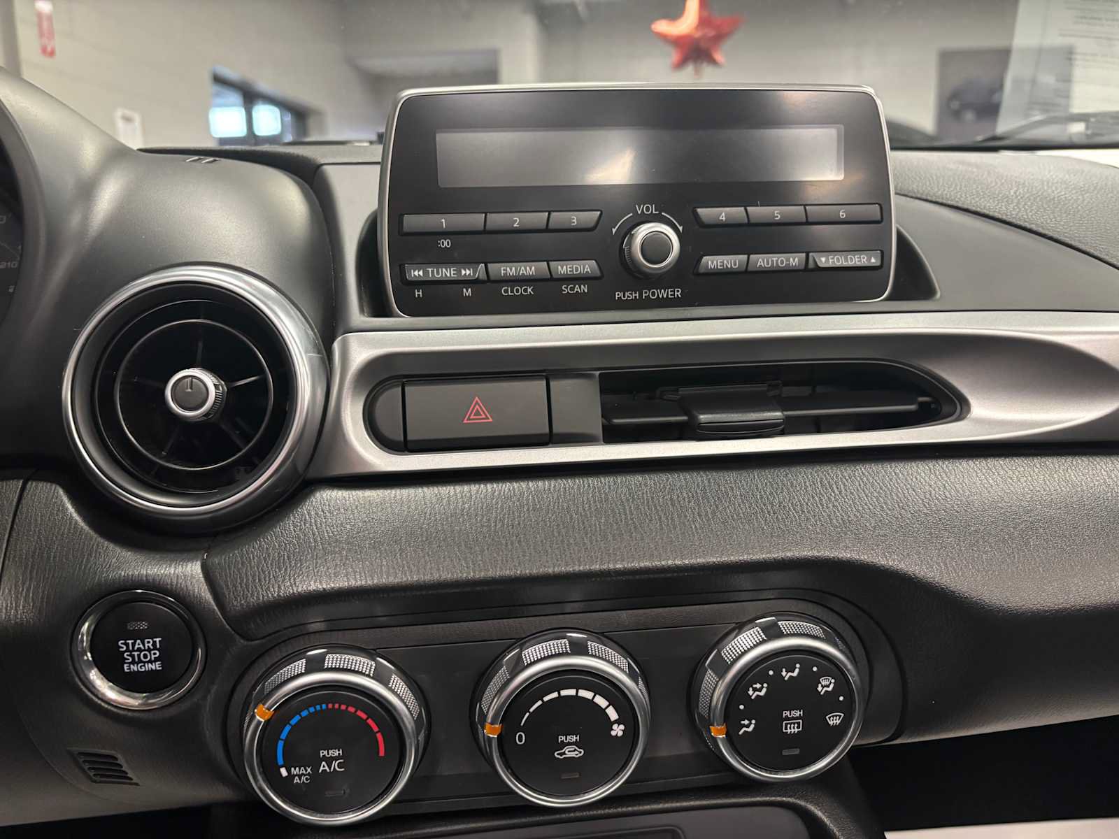 Used 2017 FIAT 124 Spider Classica RWD image 19