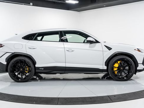 Used 2023 Lamborghini Urus S AWD/4WD image 2