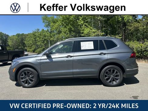 Certified 2023 Volkswagen Tiguan SE FWD image 2