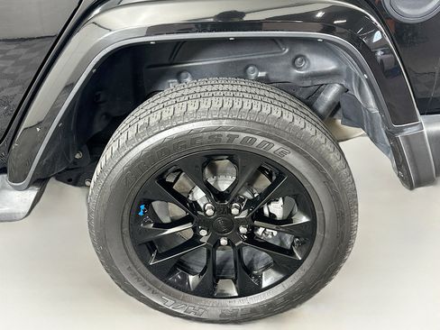 Used 2023 Jeep Wrangler Sahara w/ Cold Weather Group AWD/4WD image 11