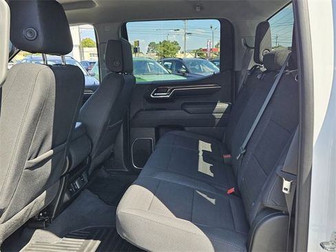 Used 2024 Chevrolet Silverado 1500 LT image 6