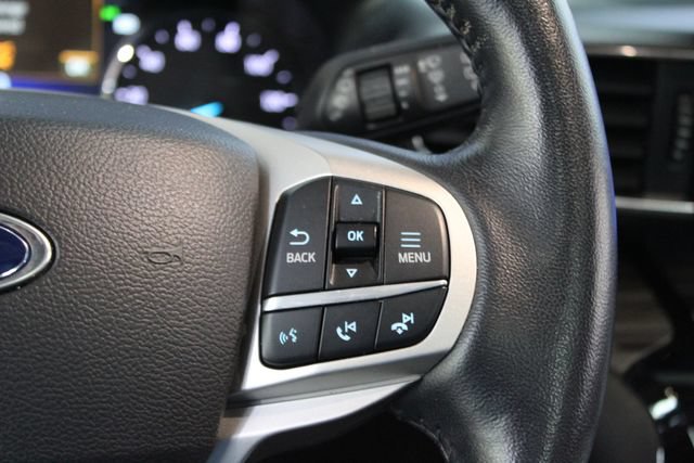 Used 2022 Ford Explorer Limited w/ Equipment Group 301A AWD/4WD image 17