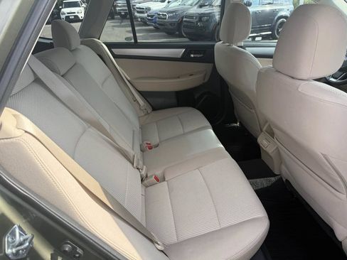 Used 2018 Subaru Outback 2.5i Premium AWD/4WD image 17
