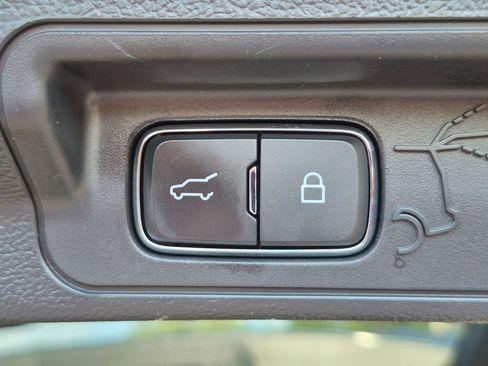 Used 2023 Ford Explorer XLT w/ Equipment Group 202A AWD/4WD image 28