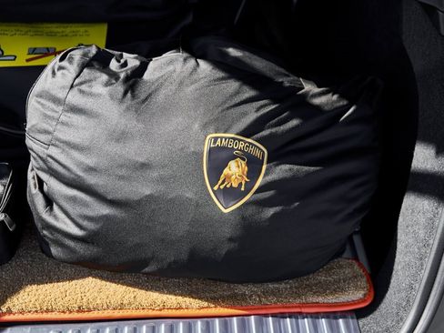 Used 2025 Lamborghini Urus SE image 19