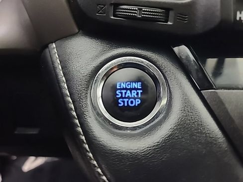 Used 2018 Toyota RAV4 XLE w/ Plus Extra Value Package FWD image 35