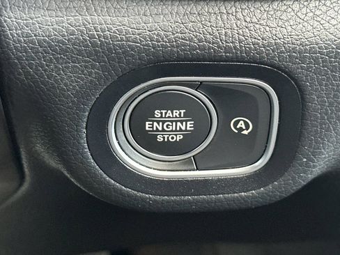 Used 2025 Mercedes-Benz GLE 350 4MATIC image 26