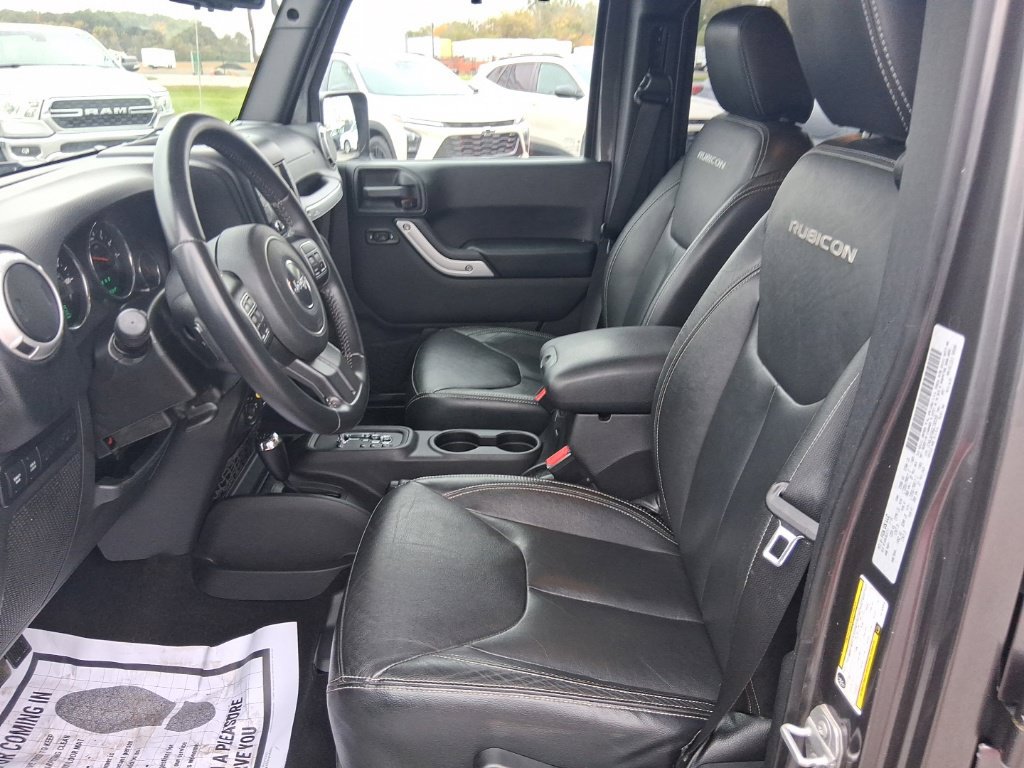 Used 2016 Jeep Wrangler Unlimited Rubicon w/ Connectivity Group AWD/4WD image 23