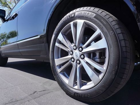 Certified 2025 Cadillac XT5 Premium Luxury image 6