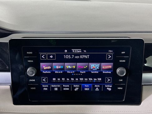 Used 2025 Volkswagen Taos SE image 21