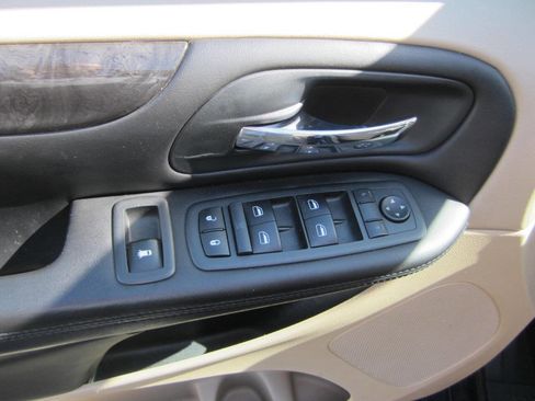 Used 2013 Dodge Grand Caravan SE image 34