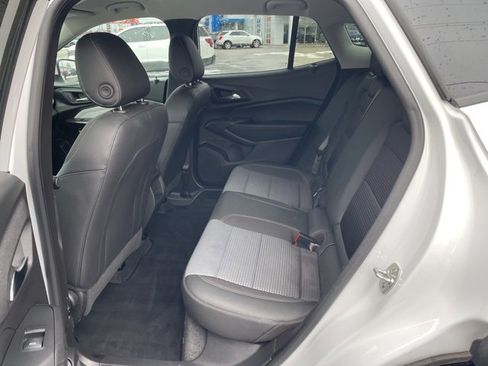 Used 2025 Chevrolet Trax LT w/ LT Convenience Package image 20