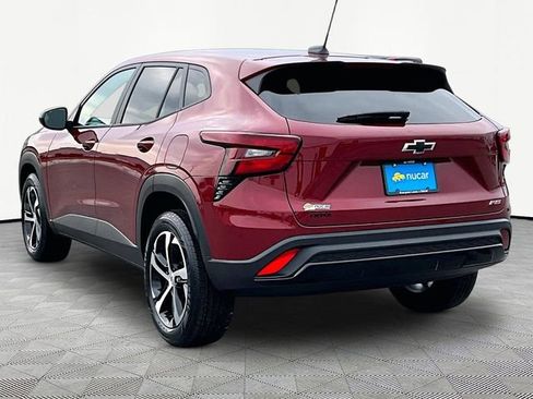 Used 2025 Chevrolet Trax RS image 4