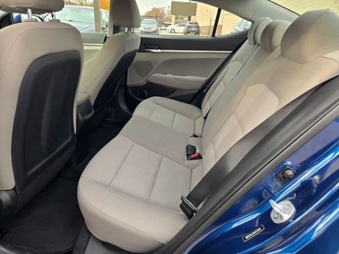 Used 2019 Hyundai Elantra SE image 22