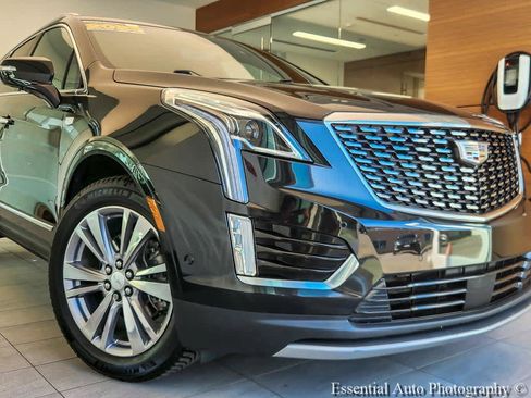 Used 2023 Cadillac XT5 Premium Luxury w/ Technology Package AWD/4WD image 2