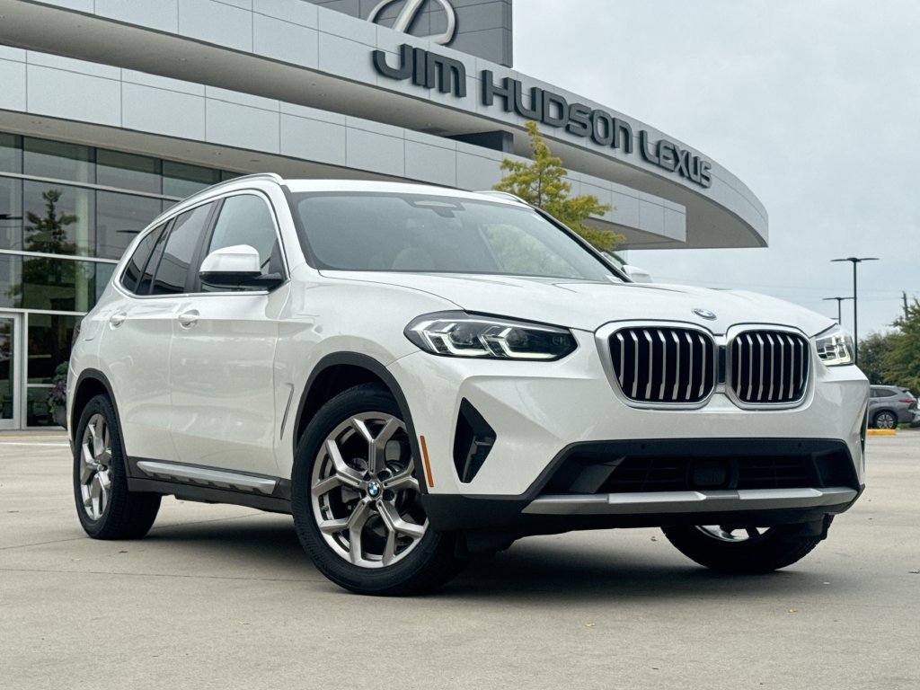 Used 2024 BMW X3 sDrive30i w/ Premium Package w/ZPA RWD image 2