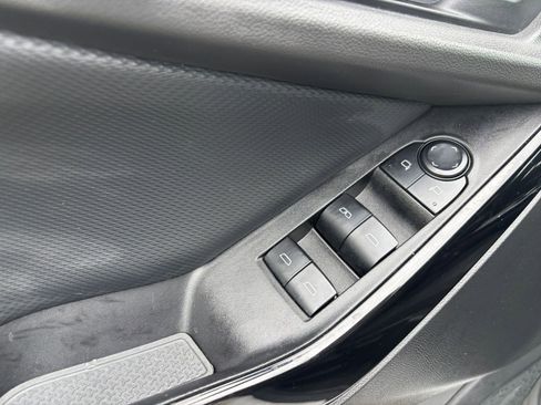 Used 2025 Chevrolet Equinox LT FWD image 18