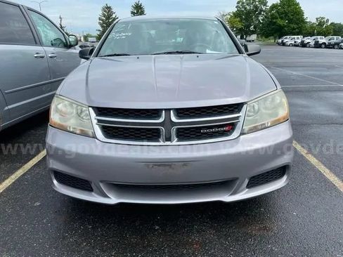 Used 2013 Dodge Avenger SE FWD image 2
