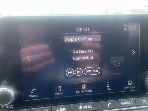 Used 2024 Nissan Rogue S image 15