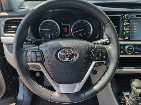 Used 2019 Toyota Highlander Limited AWD/4WD image 18