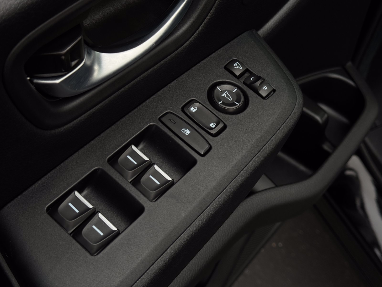 Certified 2025 Honda Pilot Black Edition image 15