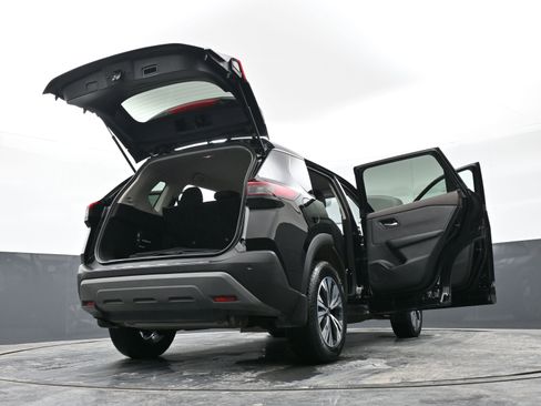 Used 2023 Nissan Rogue SV image 49