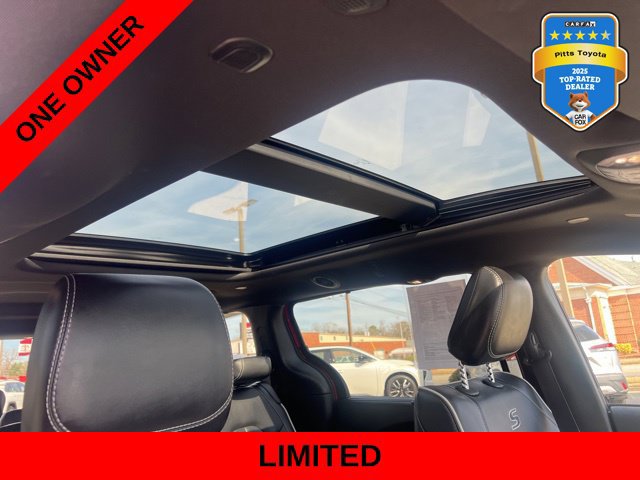 Used 2025 Chrysler Pacifica Limited FWD image 13