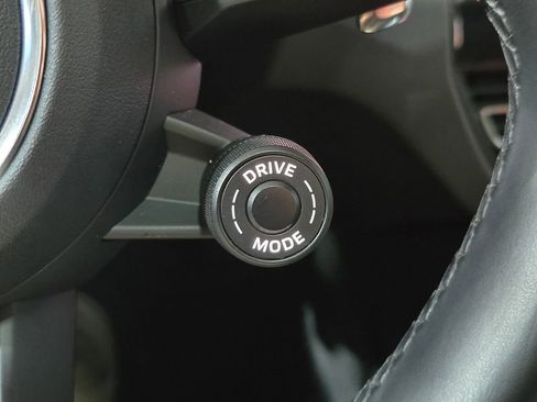 Used 2024 Porsche Macan image 19