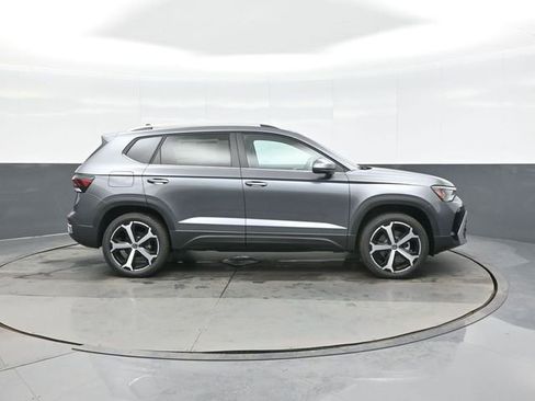 New 2026 Volkswagen Taos SEL AWD/4WD image 8