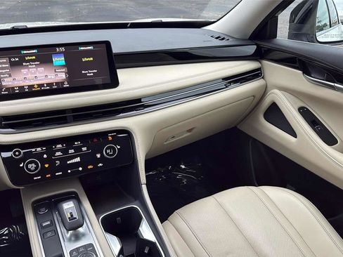 Certified 2025 INFINITI QX60 Pure w/ Cargo Package image 14