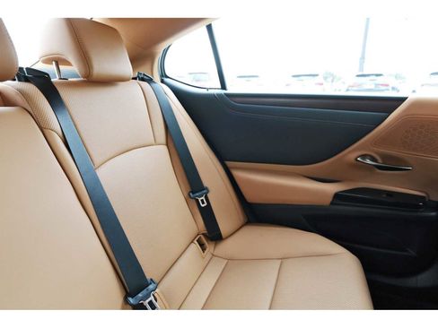 Used 2025 Lexus ES 350 w/ Premium Package image 10