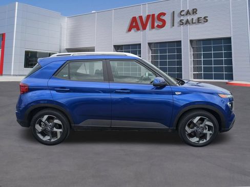 Used 2025 Hyundai Venue SEL FWD image 5