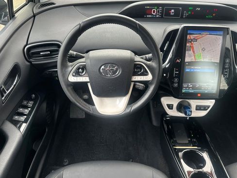 Used 2017 Toyota Prius Prime Advanced image 16