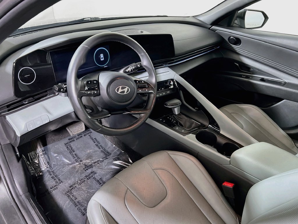 Used 2025 Hyundai Elantra Limited FWD image 9