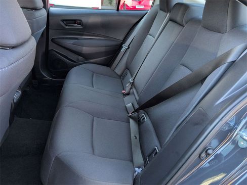 Used 2025 Toyota Corolla LE image 29