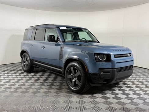 New 2026 Land Rover Defender 110 X-Dynamic SE image 6