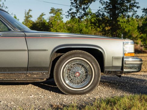 Used 1988 Cadillac Brougham image 11