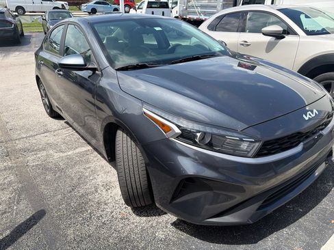 Used 2023 Kia Forte LXS FWD image 3