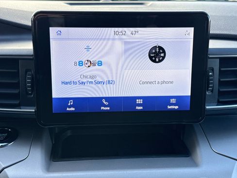 Used 2023 Ford Explorer XLT w/ Equipment Group 202A image 3