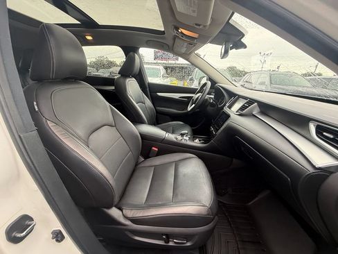 Used 2019 INFINITI QX50 Essential w/ Premium Heat Package AWD/4WD image 24