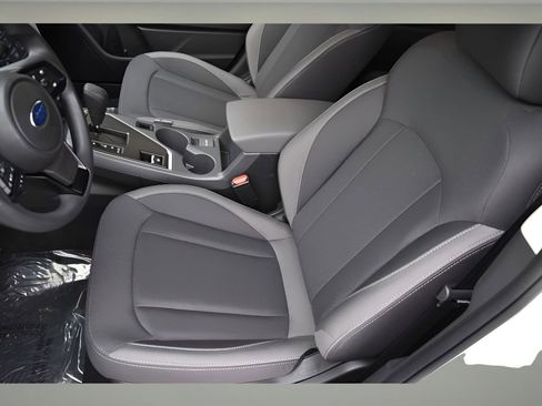 Used 2025 Subaru Crosstrek 2.0i Premium image 14