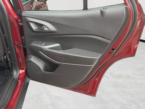 Used 2024 Chevrolet Trax RS FWD image 17