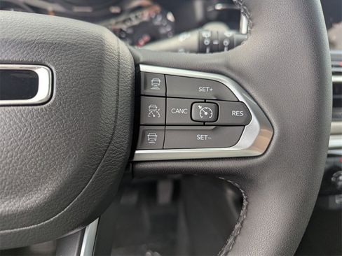 New 2026 Jeep Compass Limited image 18