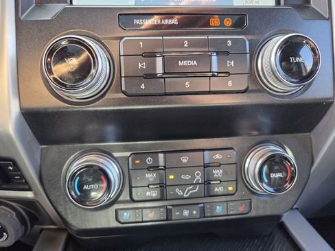 Used 2020 Ford F250 Platinum w/ FX4 Off-Road Package image 26