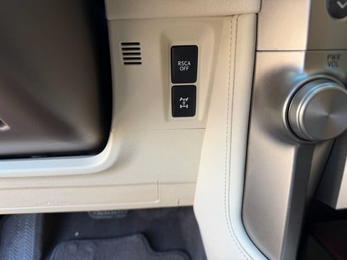 Used 2012 Lexus GX 460 AWD/4WD image 30