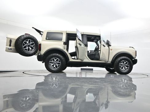 Used 2025 Ford Bronco Badlands AWD/4WD image 58