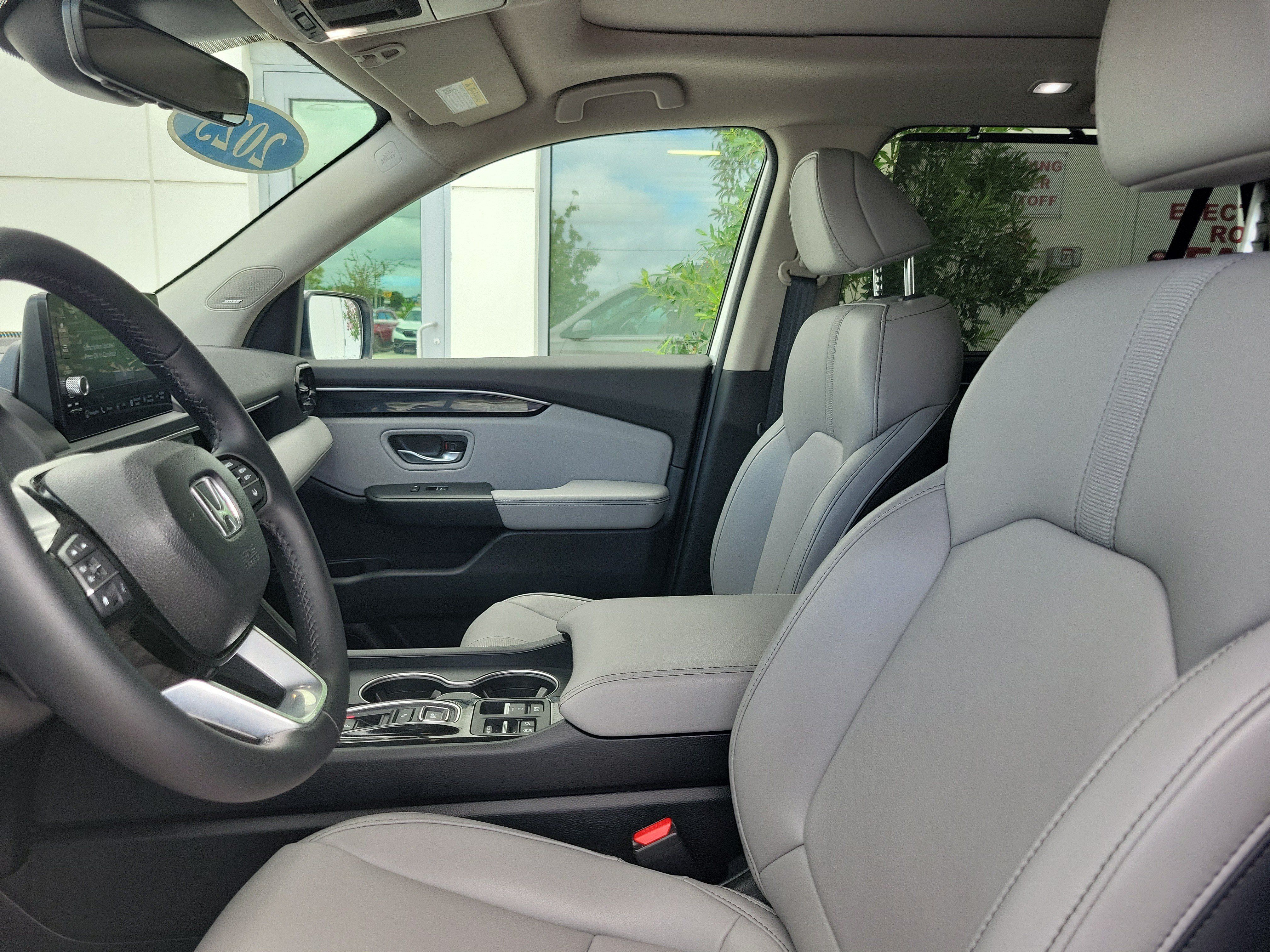 Used 2025 Honda Pilot Touring image 27