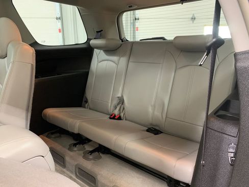 Used 2009 GMC Acadia SLT w/ Visibility Package image 21