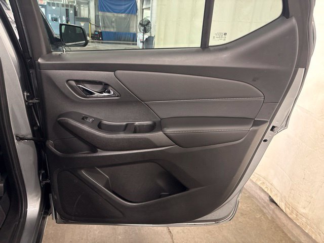 Used 2023 Chevrolet Traverse Premier FWD image 37