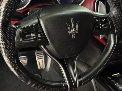 Used 2018 Maserati Ghibli S GranSport image 45